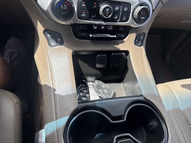 2017 GMC Yukon XL SLT