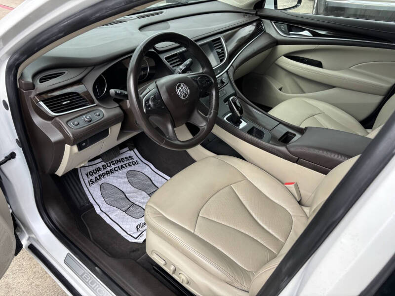 2017 Buick LaCrosse Essence