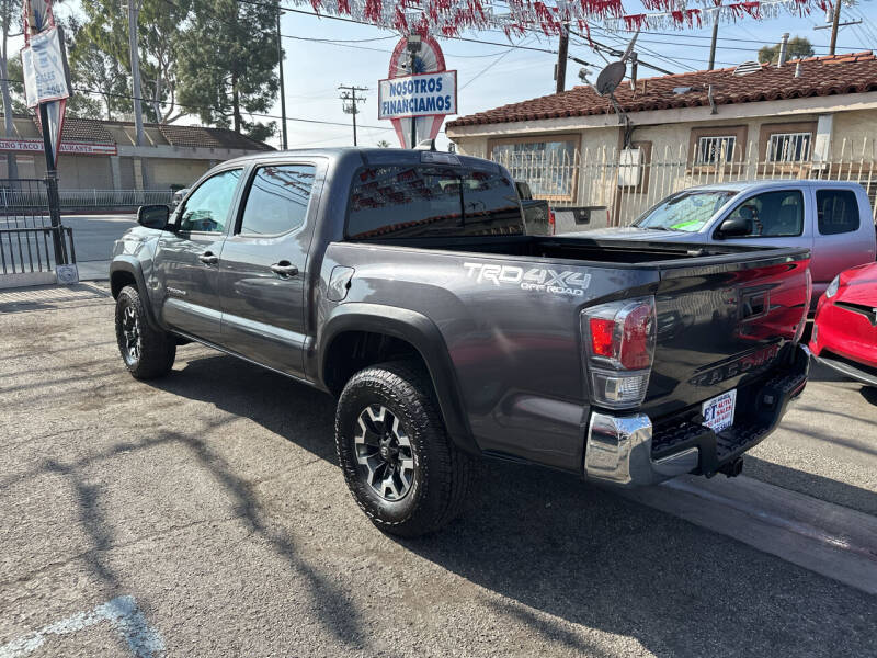 2022 Toyota Tacoma TRD Off Road photo 3