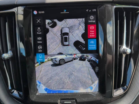 2025 Volvo XC60 B5 Plus Dark Theme