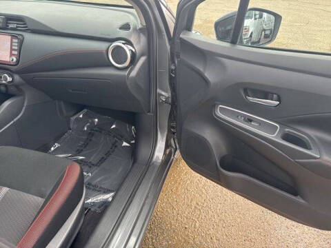 2025 Nissan Versa SR