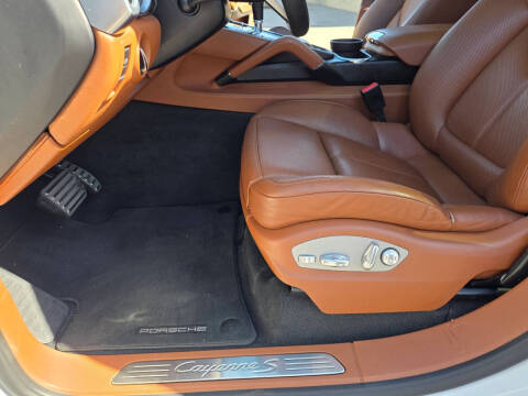 2016 Porsche Cayenne S E-Hybrid