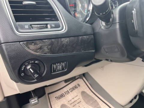 2015 Chrysler Town and Country Touring