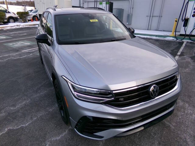 2024 Volkswagen Tiguan SE R-Line Black