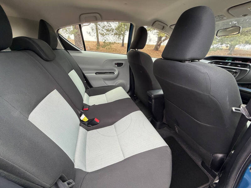 2013 Toyota Prius c Two