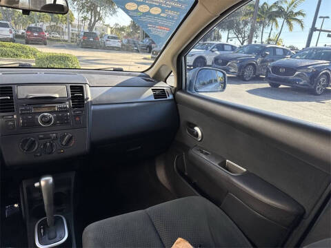 2011 Nissan Versa 1.8 S