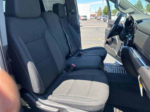 2025 GMC Sierra 1500 Elevation Standard