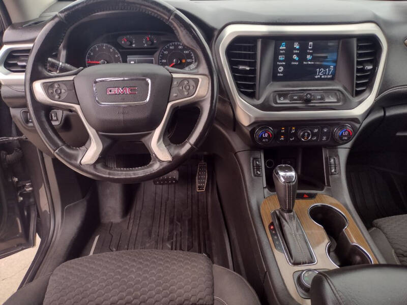 2017 GMC Acadia SLE-2