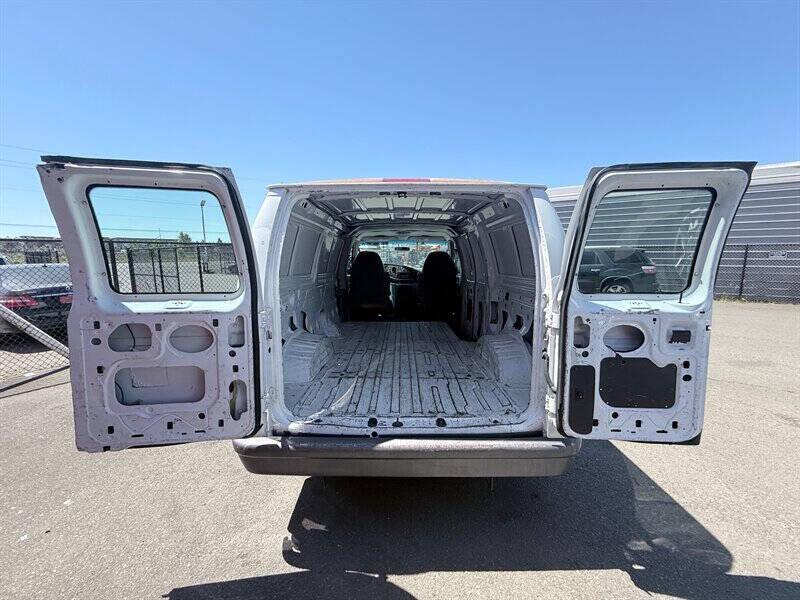 2004 Ford E-Series E-150
