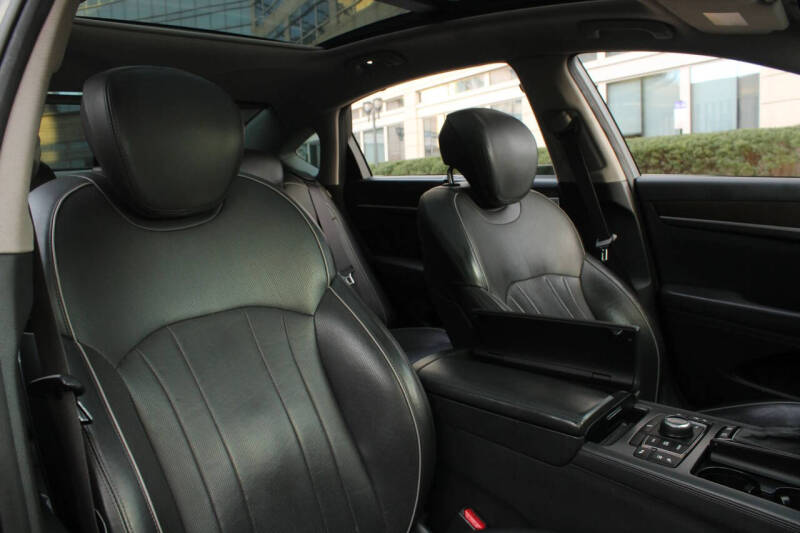 2016 Hyundai Genesis