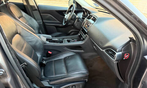 2018 Jaguar F-PACE 25t Prestige