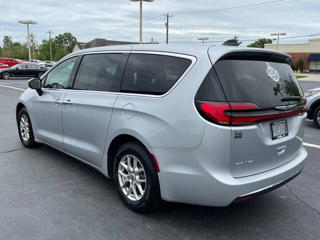 2023 Chrysler Pacifica Touring