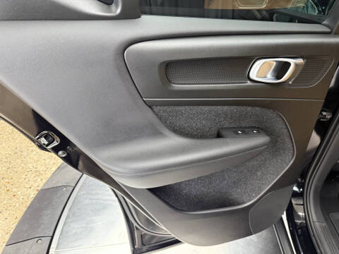 2019 Volvo XC40 T5 Momentum