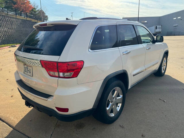 2011 Jeep Grand Cherokee for sale at 10-4 AUTO GROUP LLC in Raytown, MO