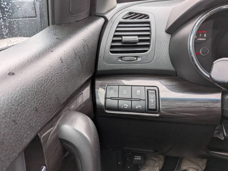 2011 Kia Sorento LX