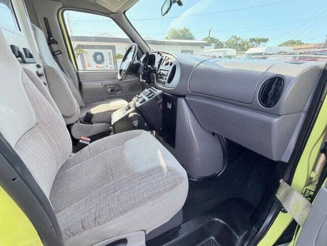 1999 Ford E-Series E-350 SD