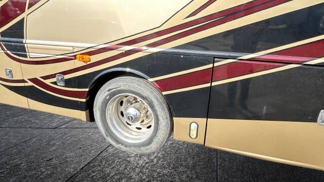 2013 Freightliner XCM Chassis