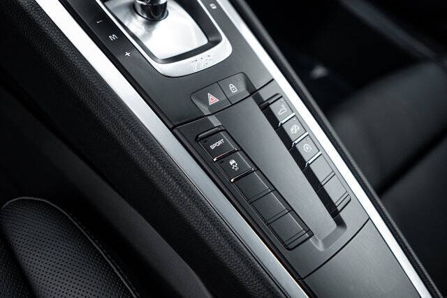 2025 Porsche 718 Cayman