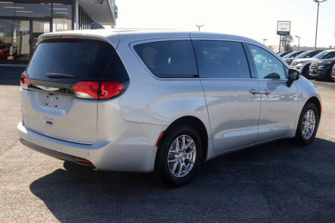 2026 Chrysler Voyager LX
