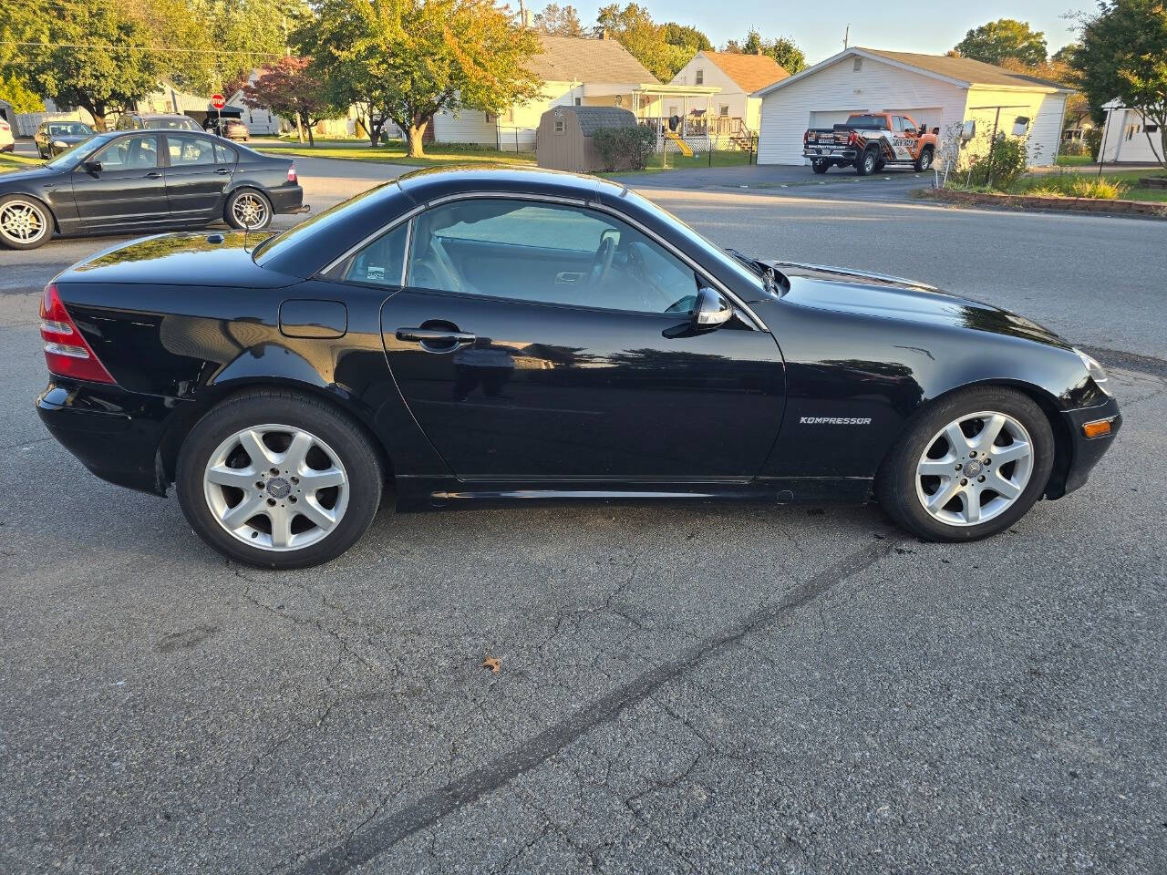 2001 Mercedes-Benz SLK for sale at QUEENSGATE AUTO SALES in York, PA