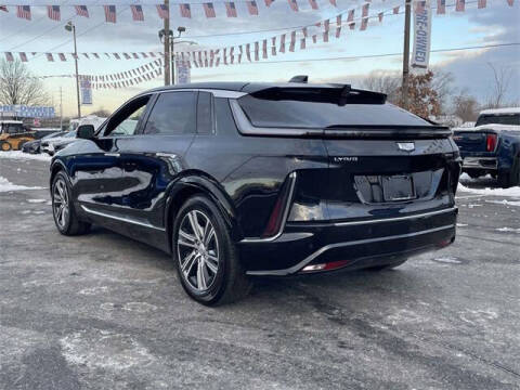 2024 Cadillac LYRIQ Luxury 1