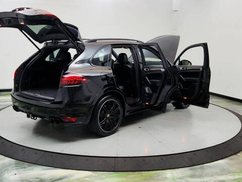 2013 Porsche Cayenne GTS
