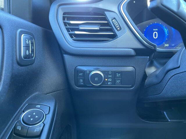 2022 Ford Escape Hybrid Titanium