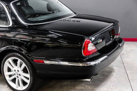 2004 Jaguar XJR
