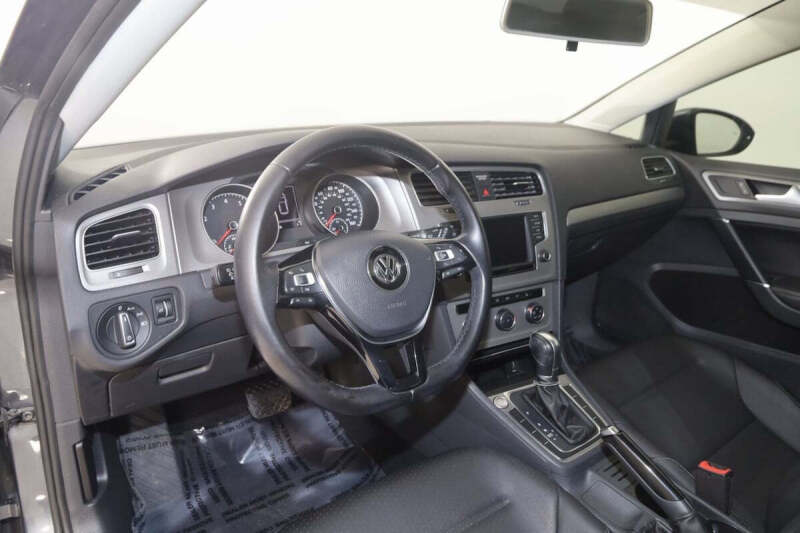 2017 Volkswagen Golf TSI Wolfsburg Edition