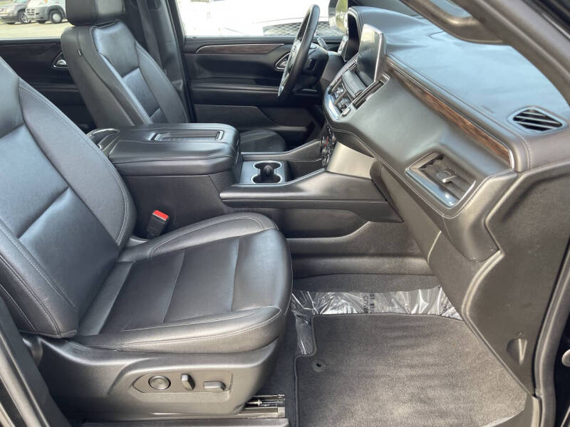 2022 Chevrolet Suburban LT