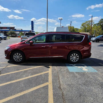 2017 Chrysler Pacifica Touring-L