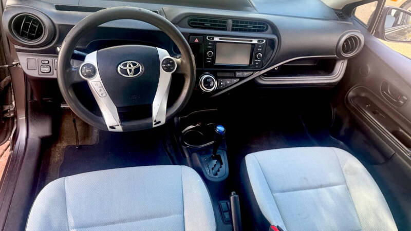 2016 Toyota Prius c Four