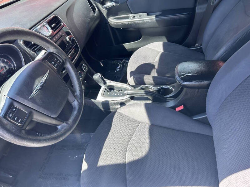 2012 Chrysler 200 LX