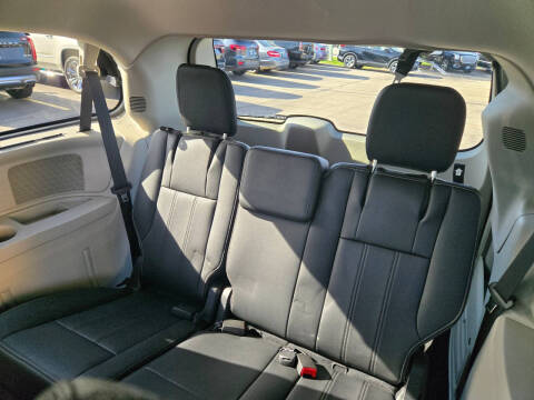 2016 Chrysler Town and Country Touring