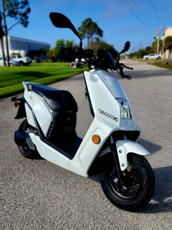 2021 AMERICAN LIFAN  E3