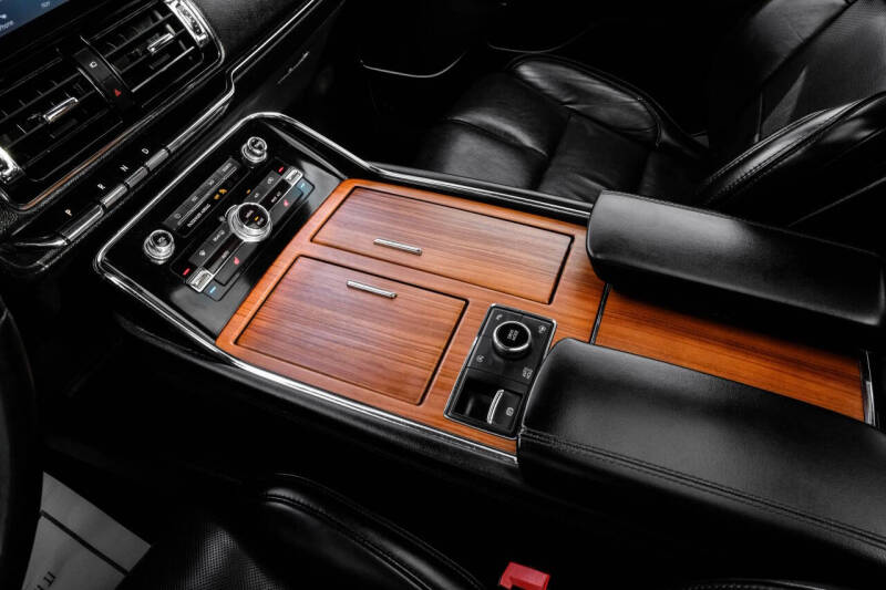 2019 Lincoln Navigator Select