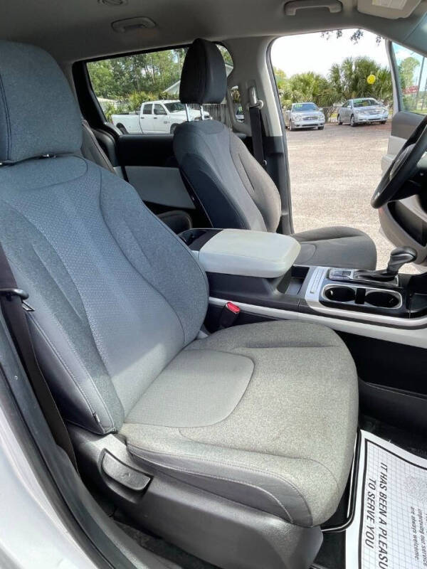 2022 Kia Carnival LX