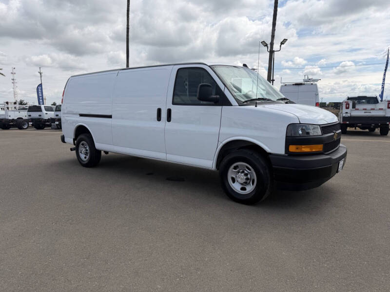 2022 Chevrolet Express 2500