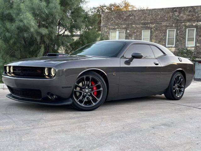 2021 Dodge Challenger R/T's photo