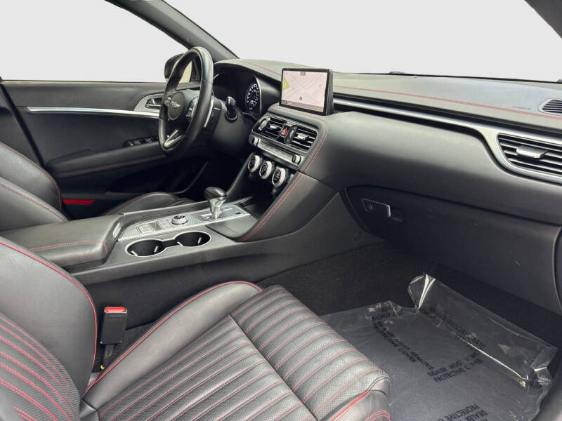 2023 Genesis G70