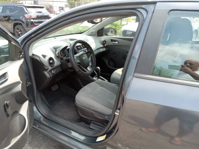 2013 Chevrolet Sonic LS Auto