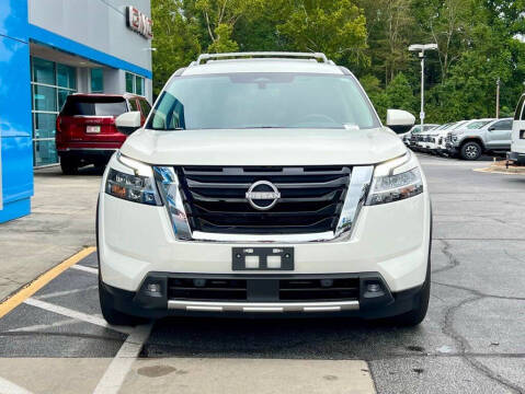 2022 Nissan Pathfinder SL