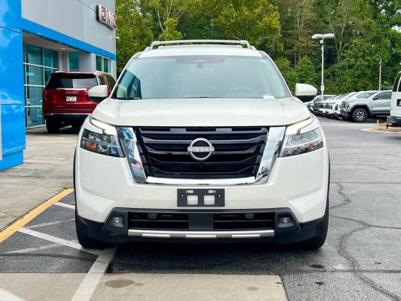 2022 Nissan Pathfinder SL