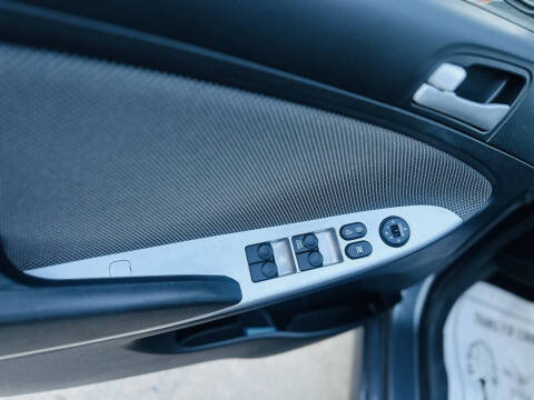 2012 Hyundai Accent GS