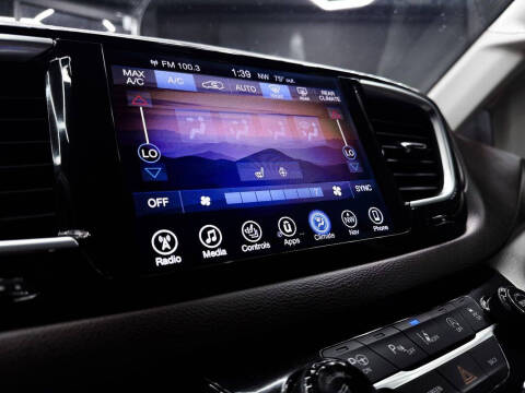 2017 Chrysler Pacifica Touring-L Plus