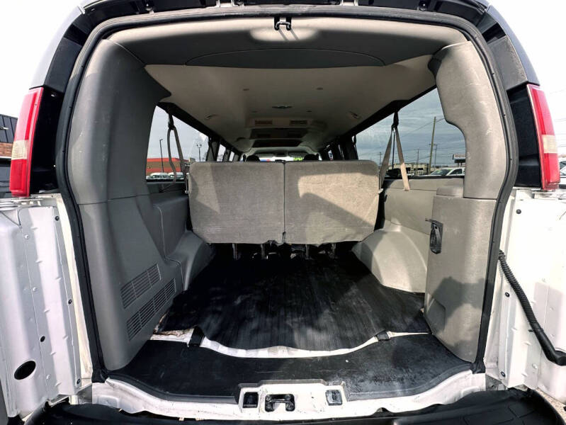 2010 GMC Savana LS 3500