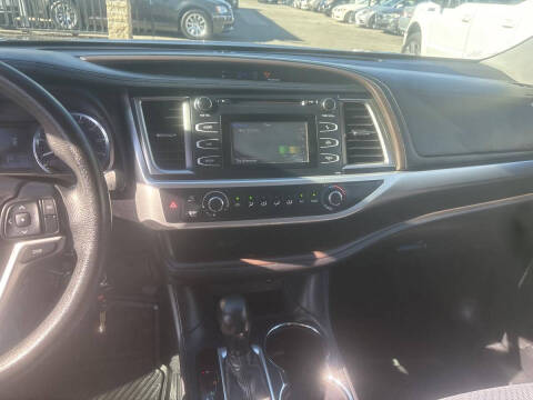 2015 Toyota Highlander LE