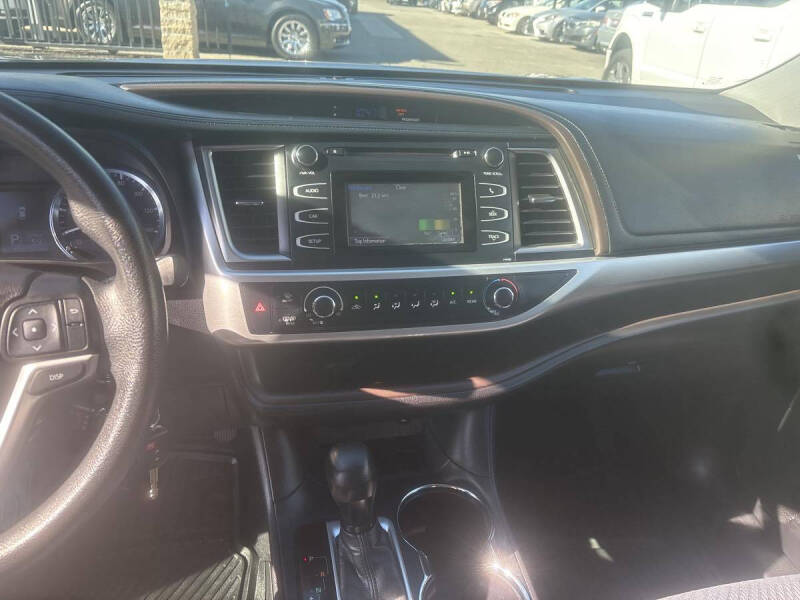 2015 Toyota Highlander LE