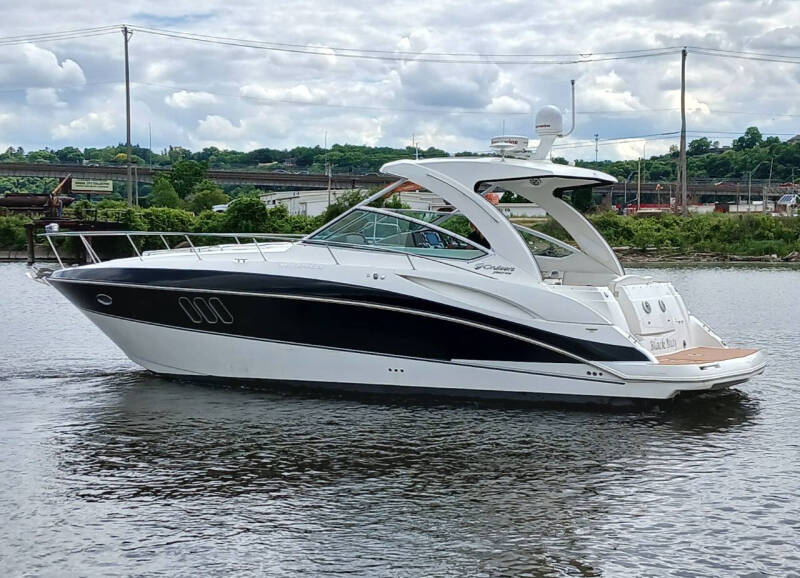 2012 Cruisers Yachts 380 Express