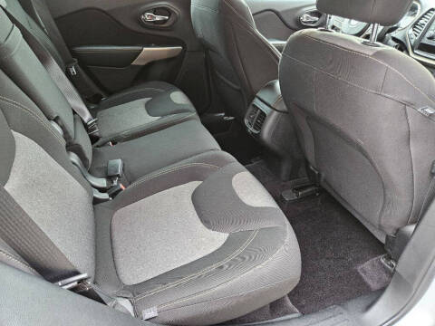 2017 Jeep Cherokee Sport